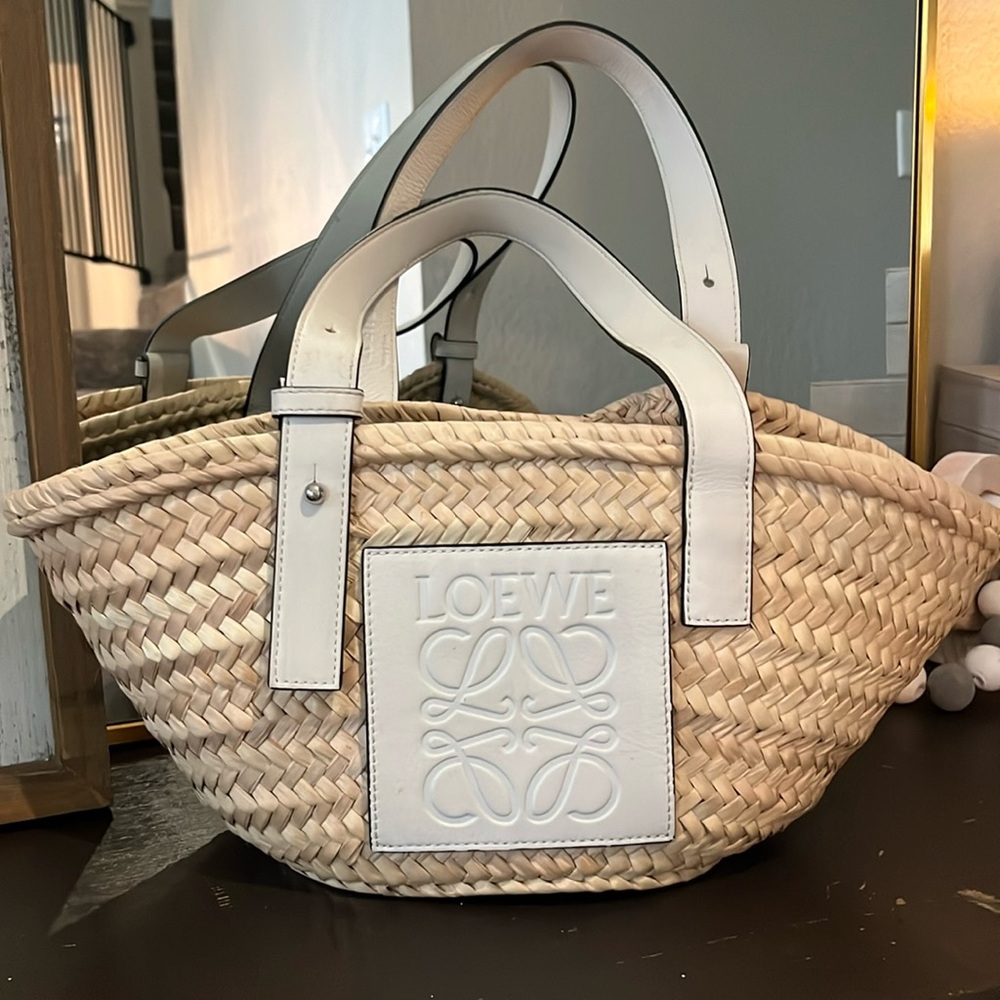LOEWE
x Paula’s Ibiza Basket Small Bag in Palm Leaf with Leather Handles